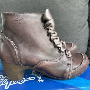 Size 6 Leather Booties Portofino. made in Spain